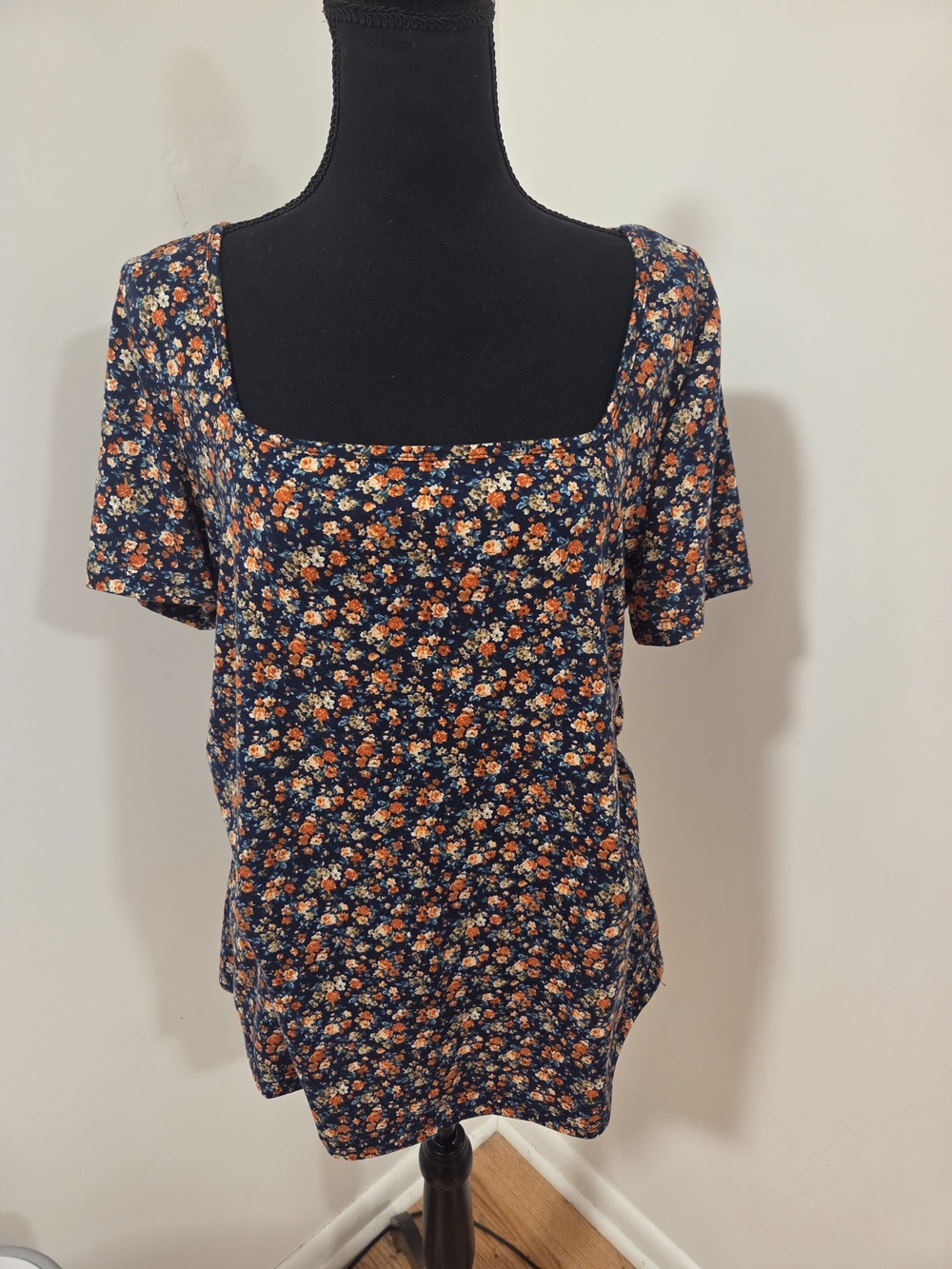 Women’s Navy Floral Maternity Top